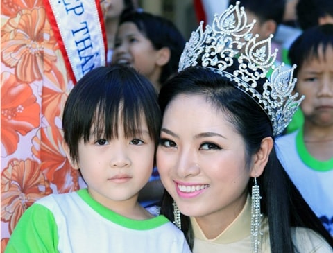 Hoa hậu dân tộc, mua giải, tin đồn
