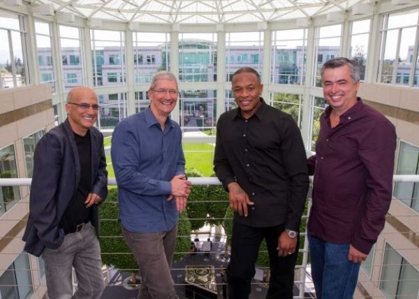 Cho đến khi thương vụ Beats và Apple đã được công bố chính thức, vẫn chưa có ai dám chắc Tim Cook sẽ thu được những gì khi bỏ tiền ra để biến Dr. Dre thành 