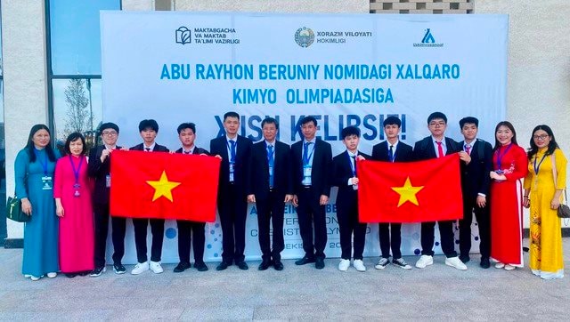 doan-viet-nam-tham-du-olympic-hoa-hoc-quoc-te-abu-reikhan-beruniy-16869613927881109741092.jpg