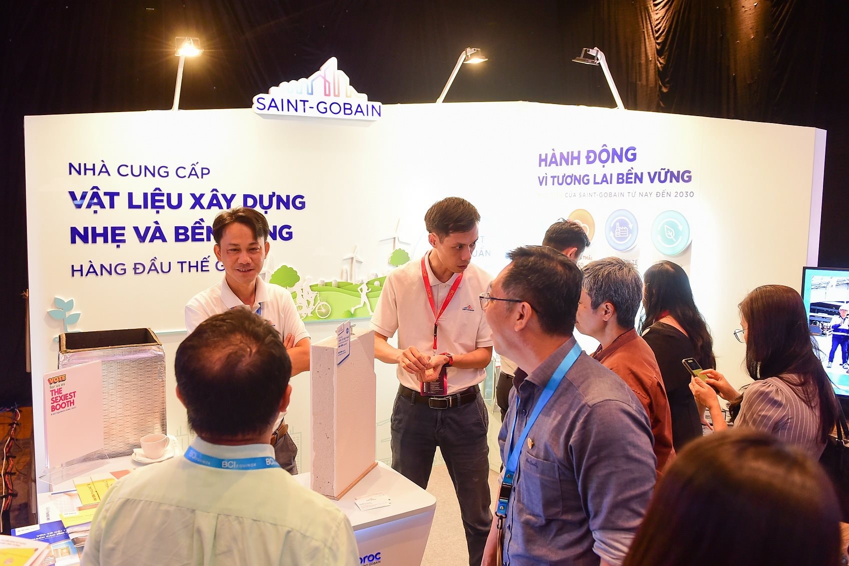 gian-hang-saint-gobain-viet-nam-thu-hut-nhieu-khach-tham-quan-tai-su-kien-bci-equinox-2023-p.jpg