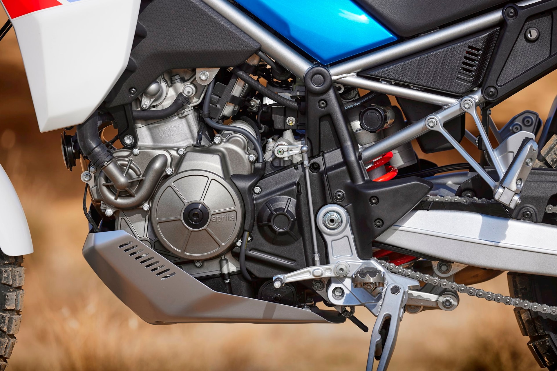 piaggio-aprilia-tuareg-660-3.jpg