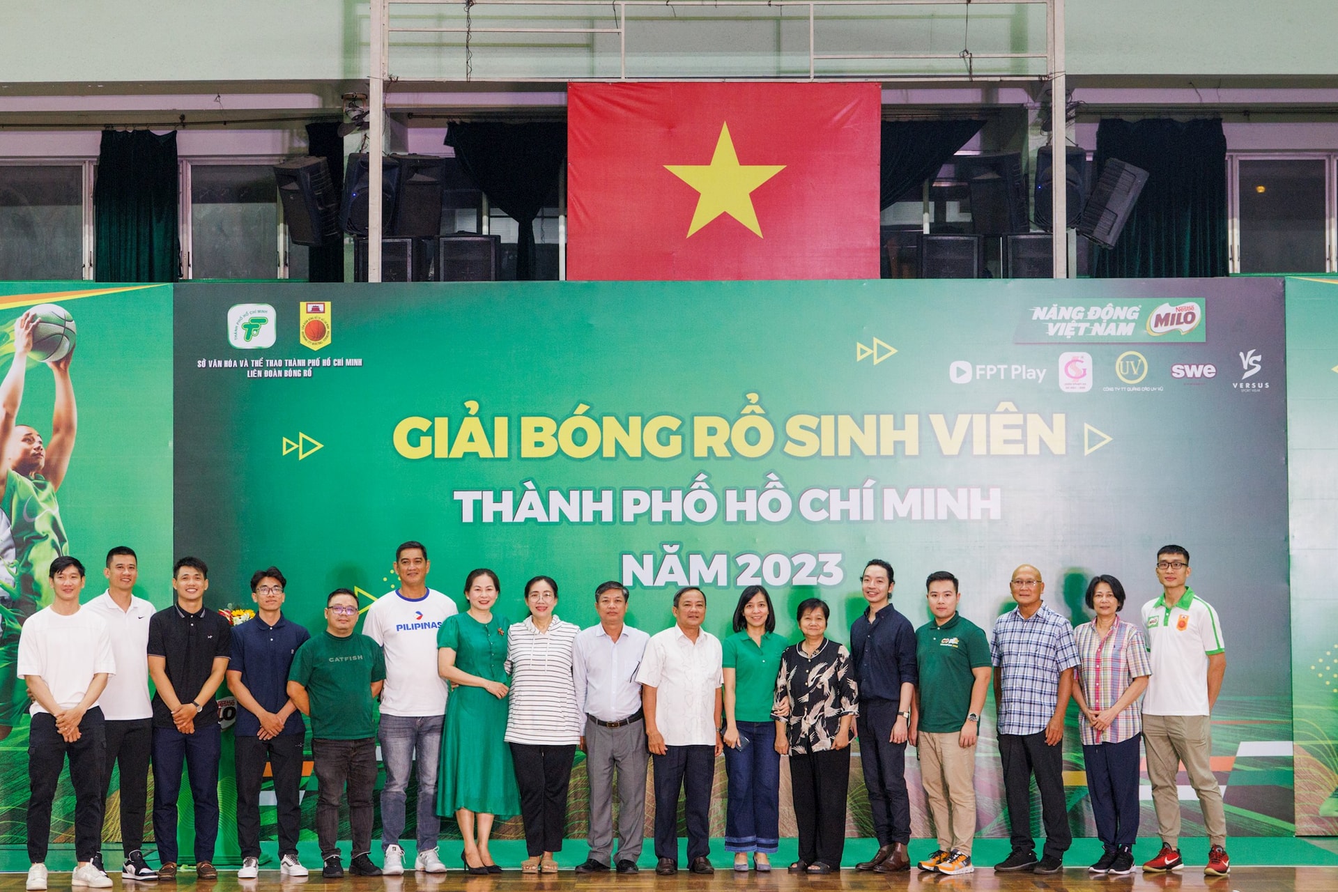 giai-bong-ro-sinh-vien-tp.hcm-nam-2023-do-so-van-hoa-va-the-thao-tp.hcm-cung-lien-doan-bong-ro-tp.hcm-phoi-hop-to-chuc-voi-su-dong-hanh-tai-tro-cua-nhan-hang-nestle-milo.jpg