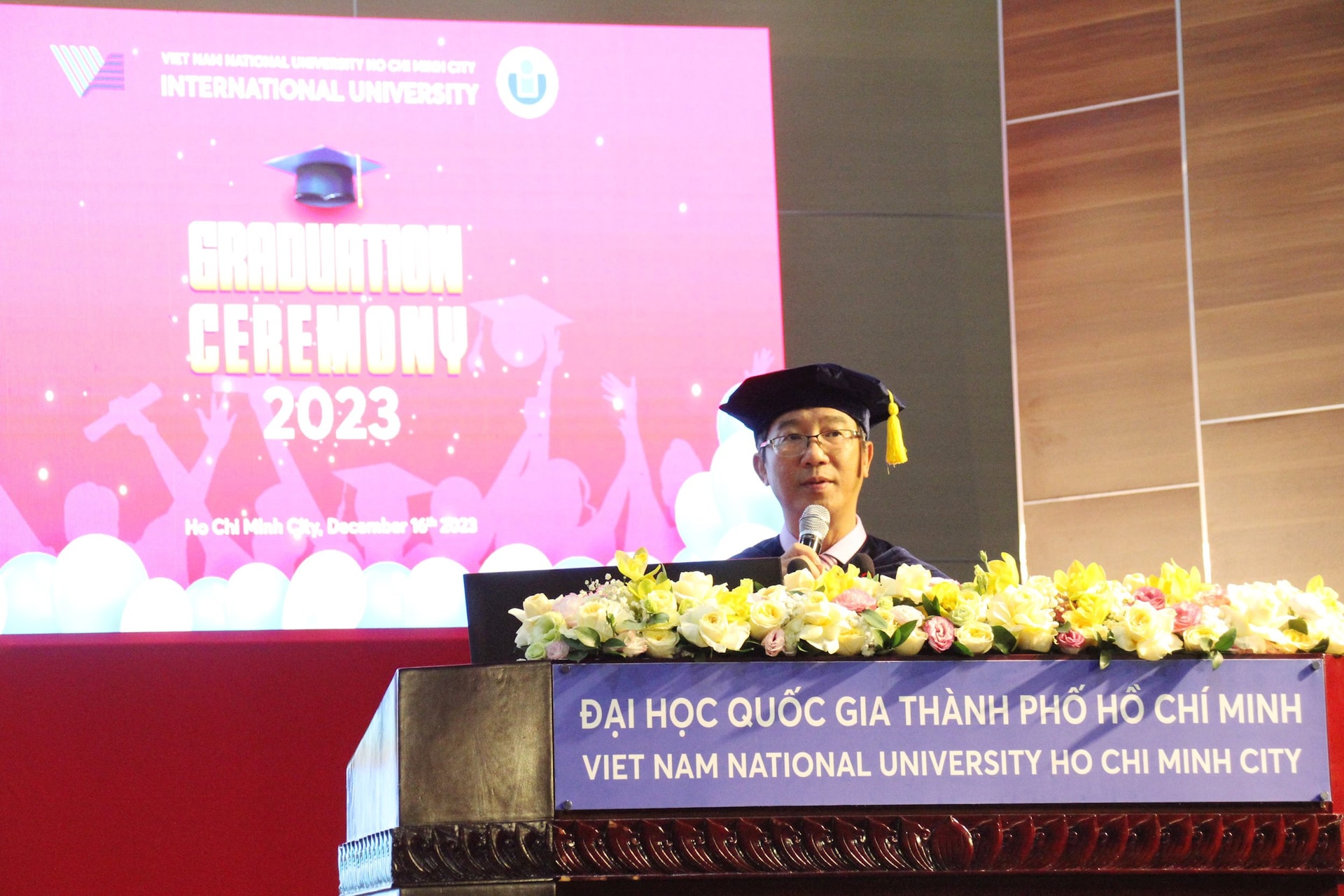 pgs.ts-dinh-duc-anh-vu-pho-hieu-truong-dhqt.jpg