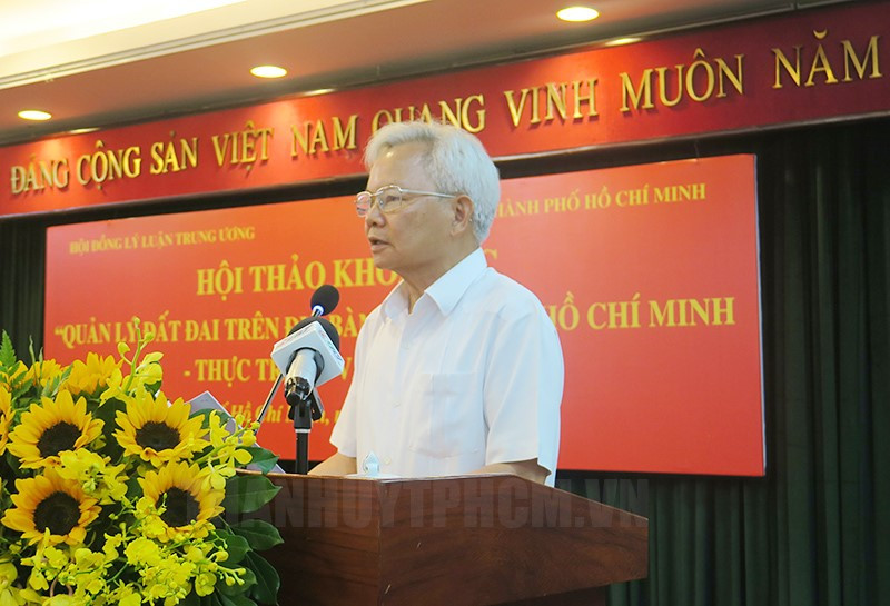 GS.TS Tạ Ngọc Tấn phát biểu khai mạc hội thảo