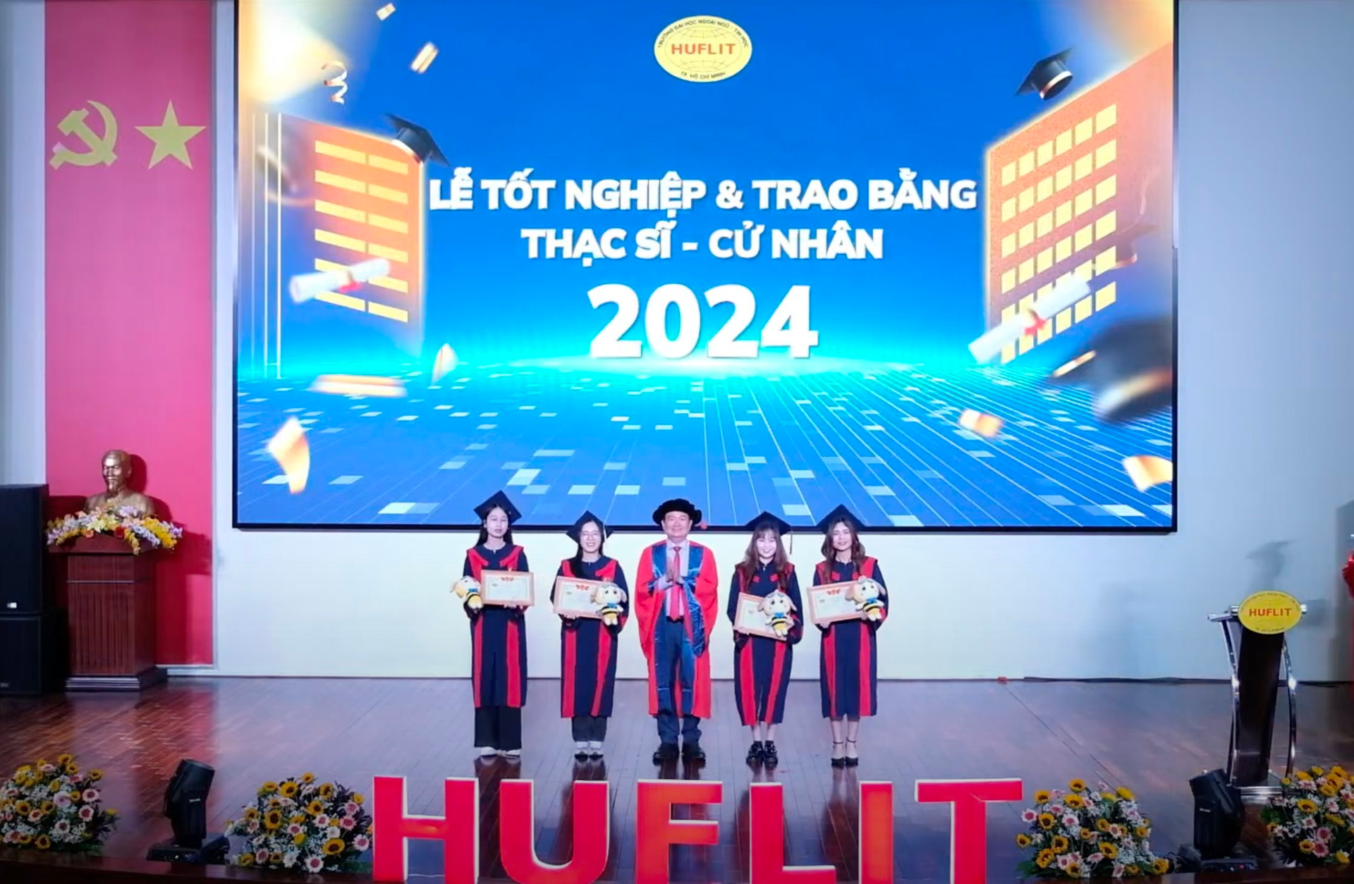 huflit-khen-thuong-sv.png