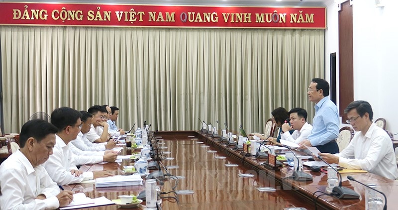 Các đại biểu tham dự buổi làm việc