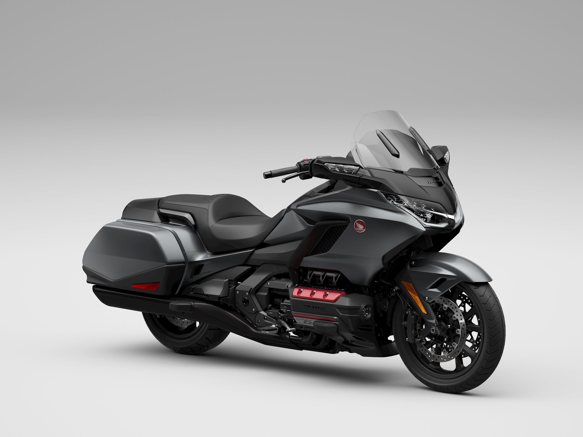 goldwing-2024-xam-den-3.jpg