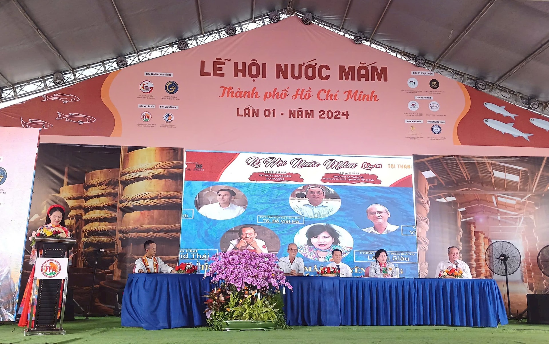 le-hoi-nuoc-mam-8.jpg