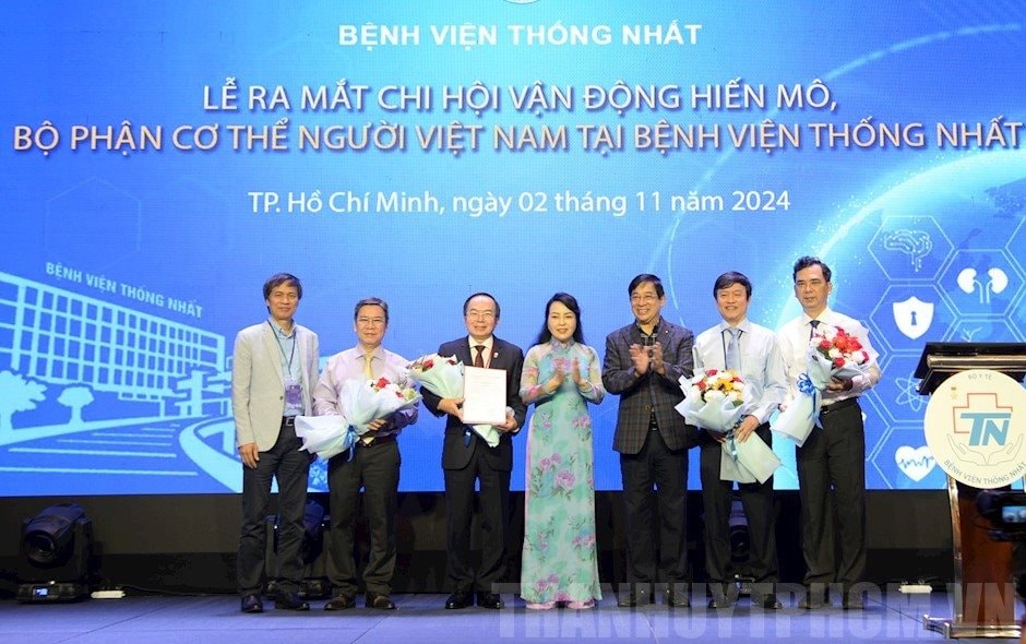 02-11-2024-moi-nam-viet-nam-thuc-hien-hon-1000-ca-ghep-tang-f5285840-details.jpg