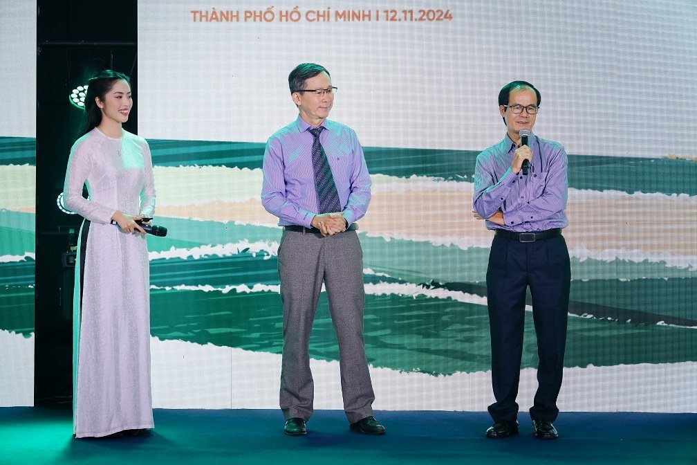 ts.-huynh-van-thong-va-thuong-ta-nha-van-nha-bao-nguyen-hong-lam-nha-bao-vo-huynh-tan-tai-dam-nhan-vai-tro-co-van-chuyen-mon-cho-du-an.jpg