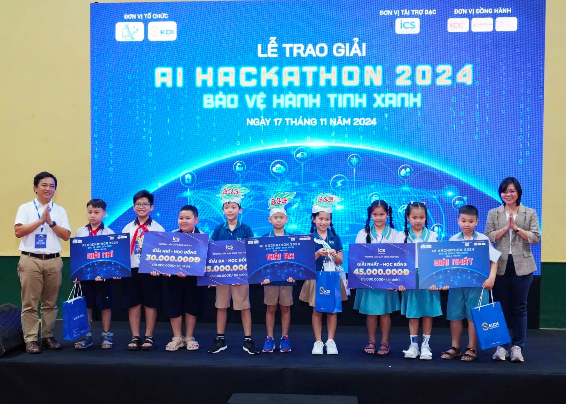 trao-giai-ai-hackathon-3.jpg