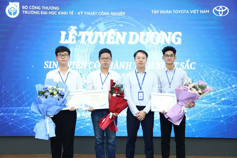 chuong-trinh-hoc-bong-ky-thuat-toyota-nam-2024-2-.png