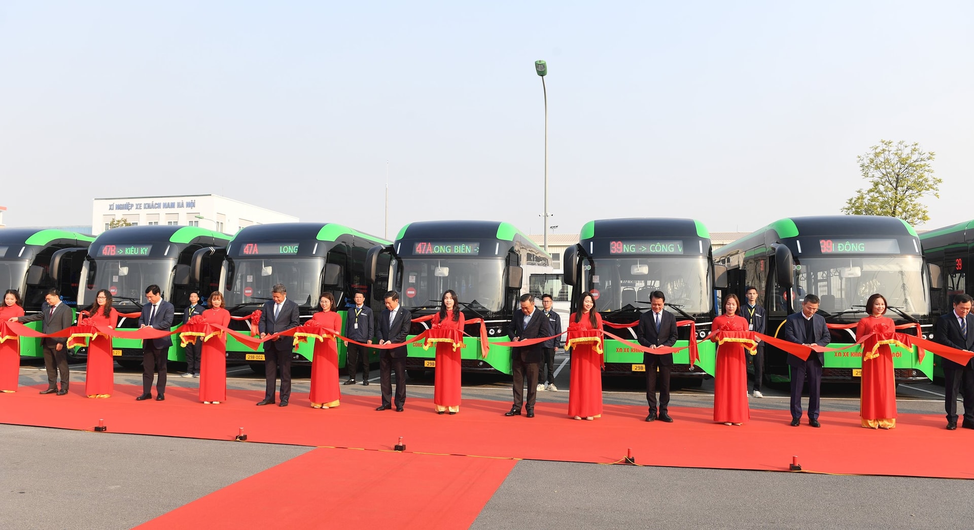 vf-ra-mat-green-bus-8.jpg