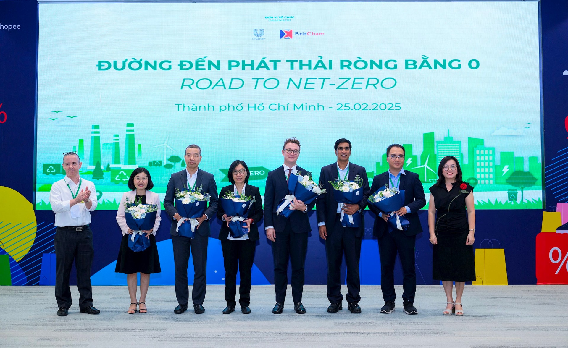 hoi-thao-tap-huan-duong-den-phat-thai-rong-bang-0-ghi-nhan-va-ton-vinh-nhung-nha-cung-cap-tien-phong-trong-qua-trinh-chuyen-doi-xanh..jpg