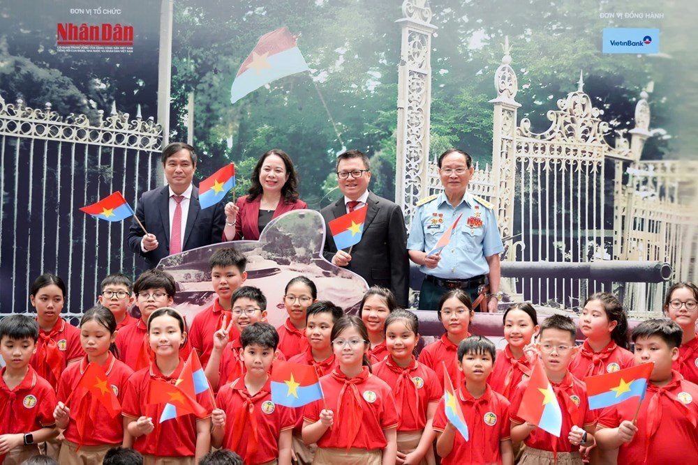 50_nam_4_uxat.jpg