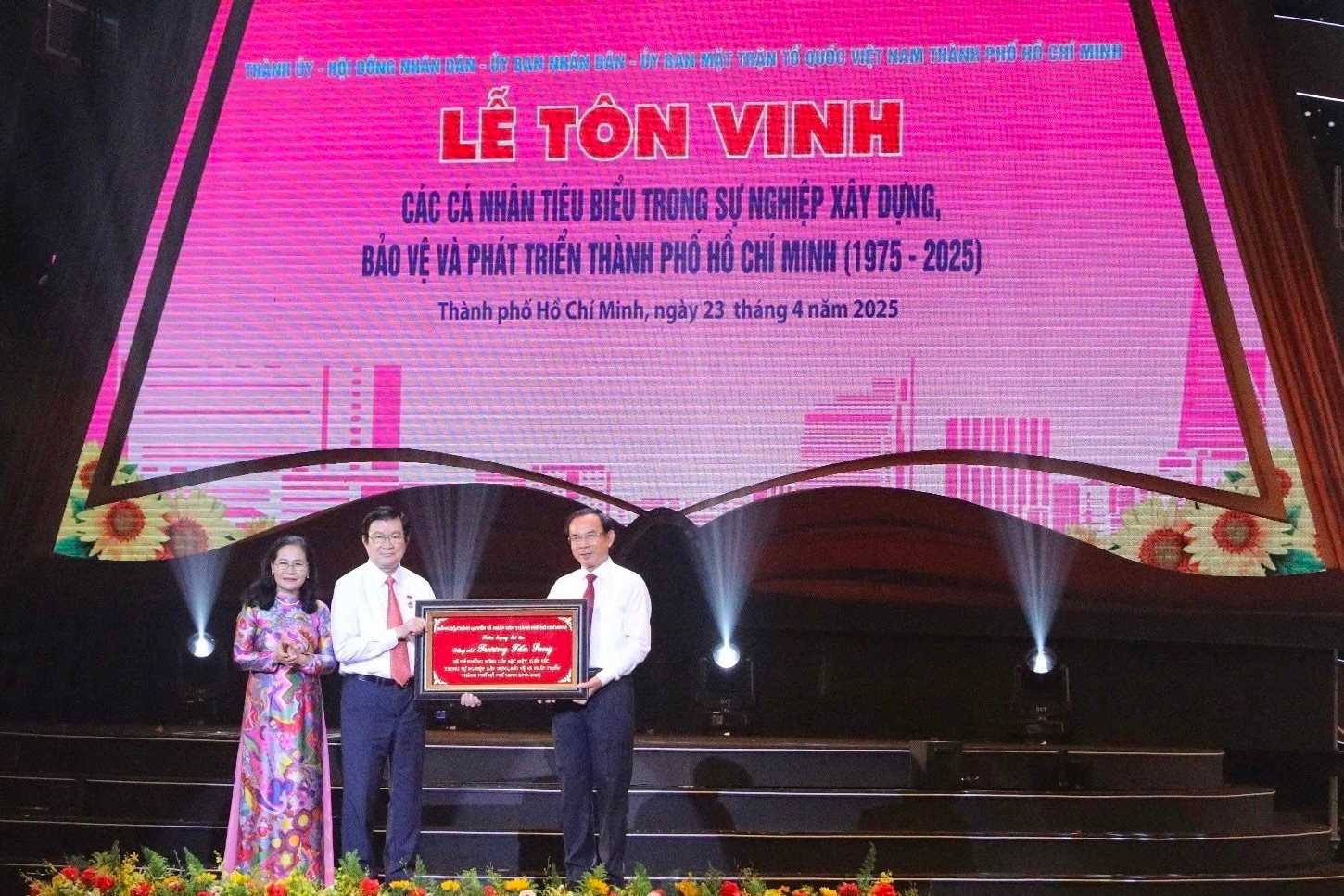 le-ton-vinh-1.jpg