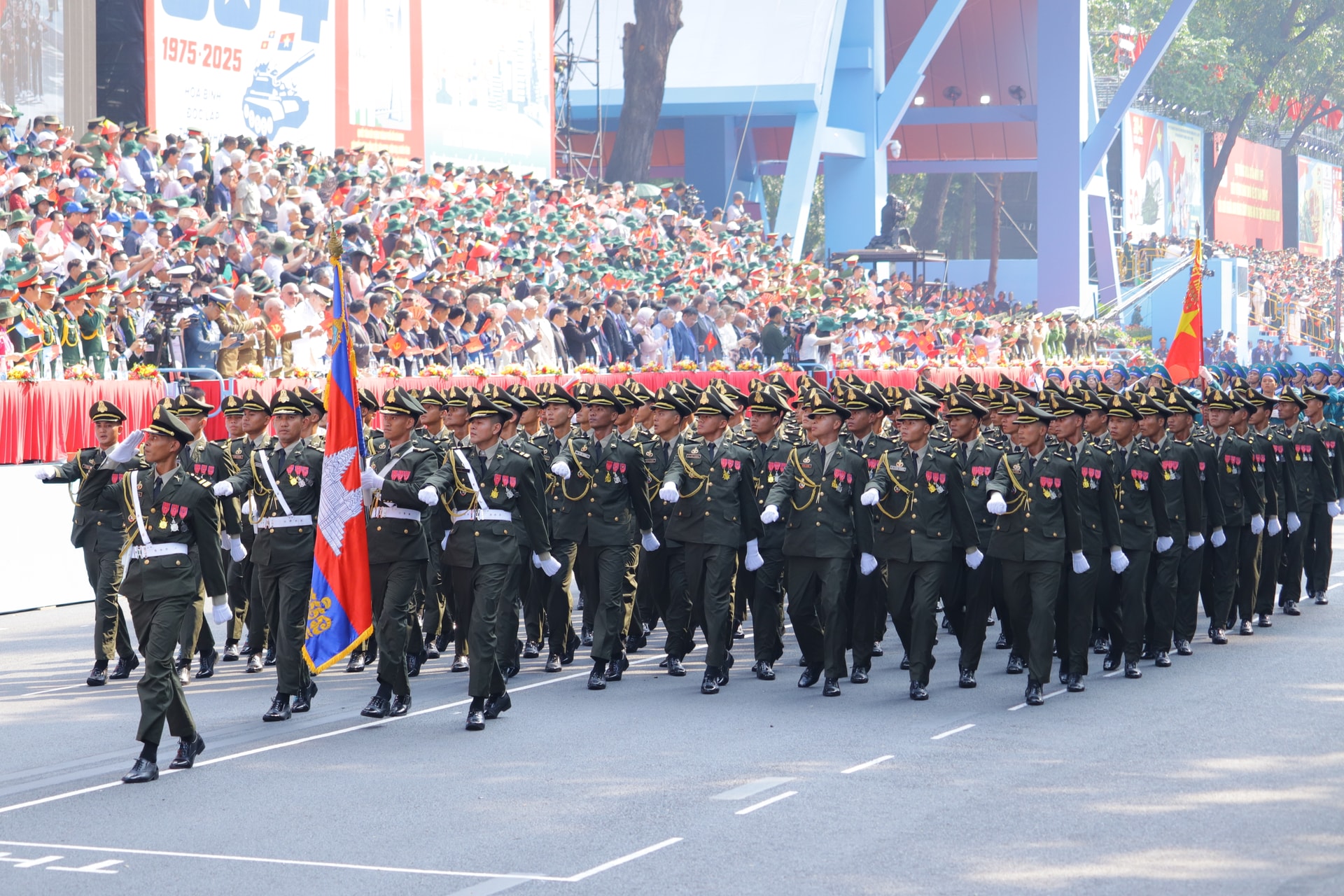 khoi-quan-doi-campuchia-1-.jpg
