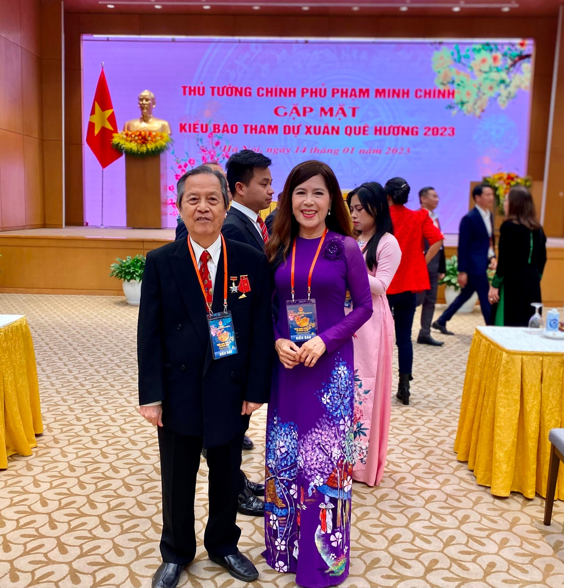 vo-chong-gs-dang-luong-mo.jpg