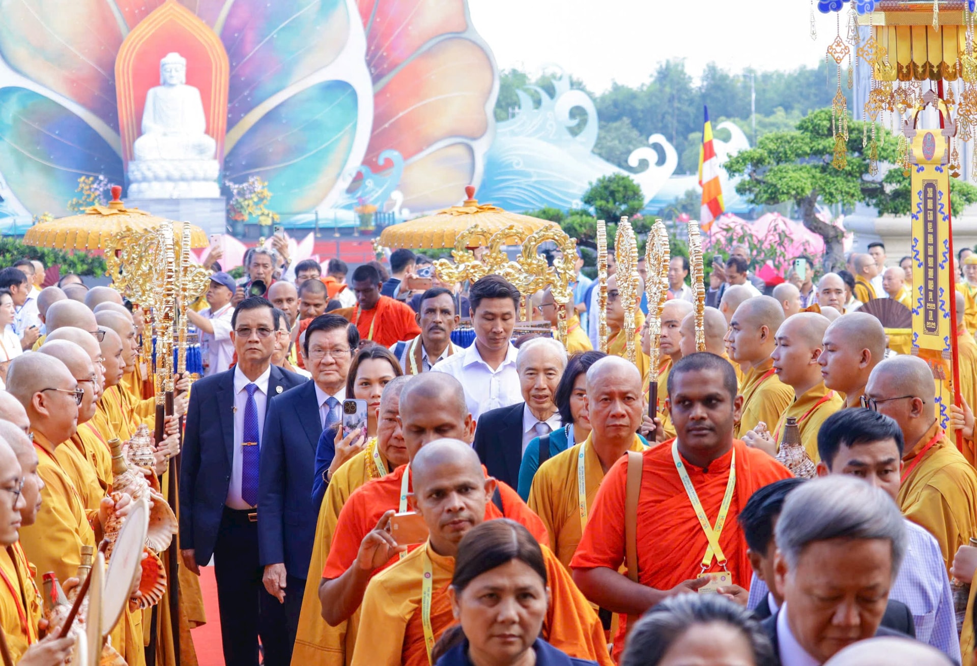 vesak-3.jpg