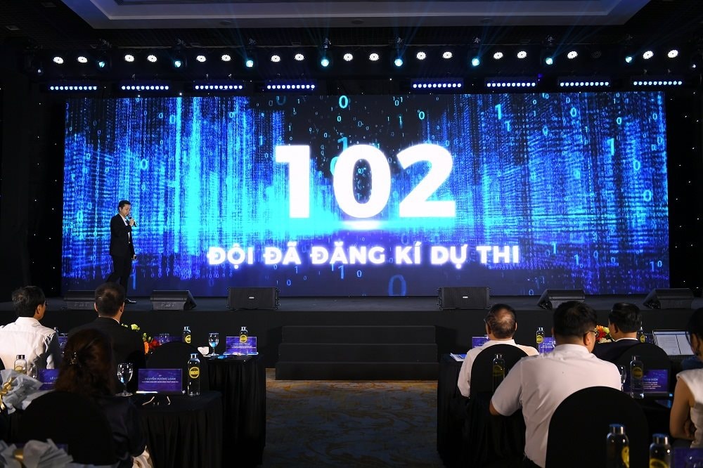 ong-tran-huyen-dinh-cong-bo-so-luong-doi-thi.jpg