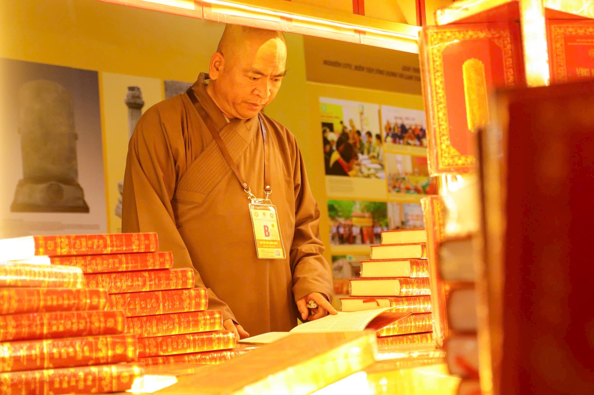 trien-lam-vesak-87-3.jpg
