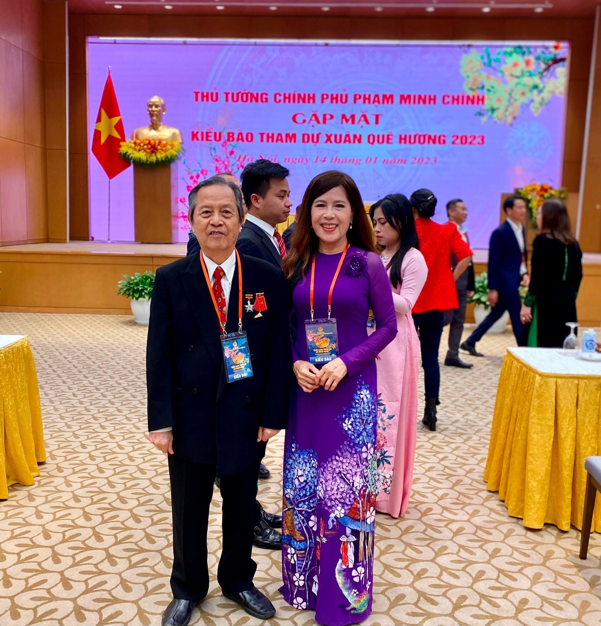 vo-chong-gs-dang-luong-mo.jpg