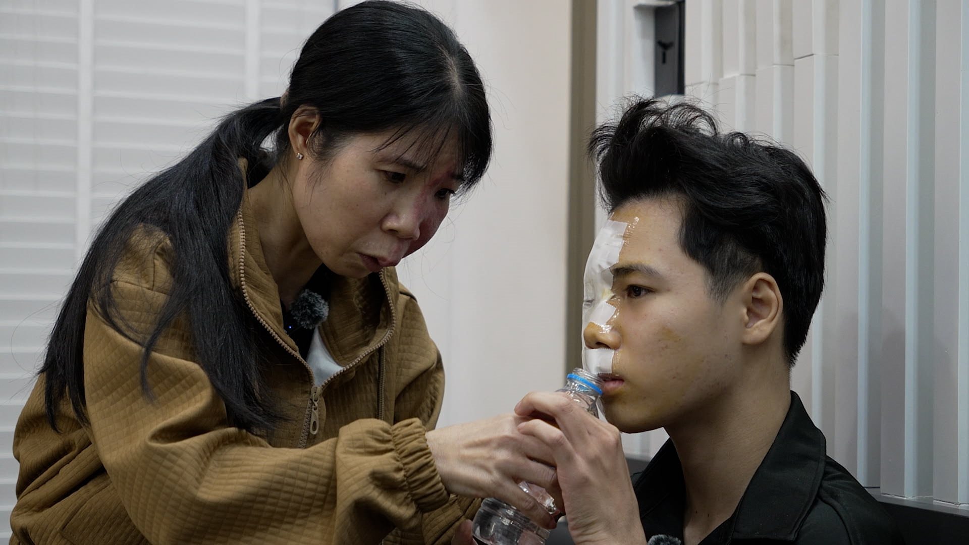 cau-chuyen-cua-me-con-chi-truc-la-minh-chung-cho-suc-manh-cua-tinh-yeu-thuong-co-the-chua-lanh-ca-nhung-vet-thuong-khong-the-nhin-thay-bang-mat-thuong..jpg