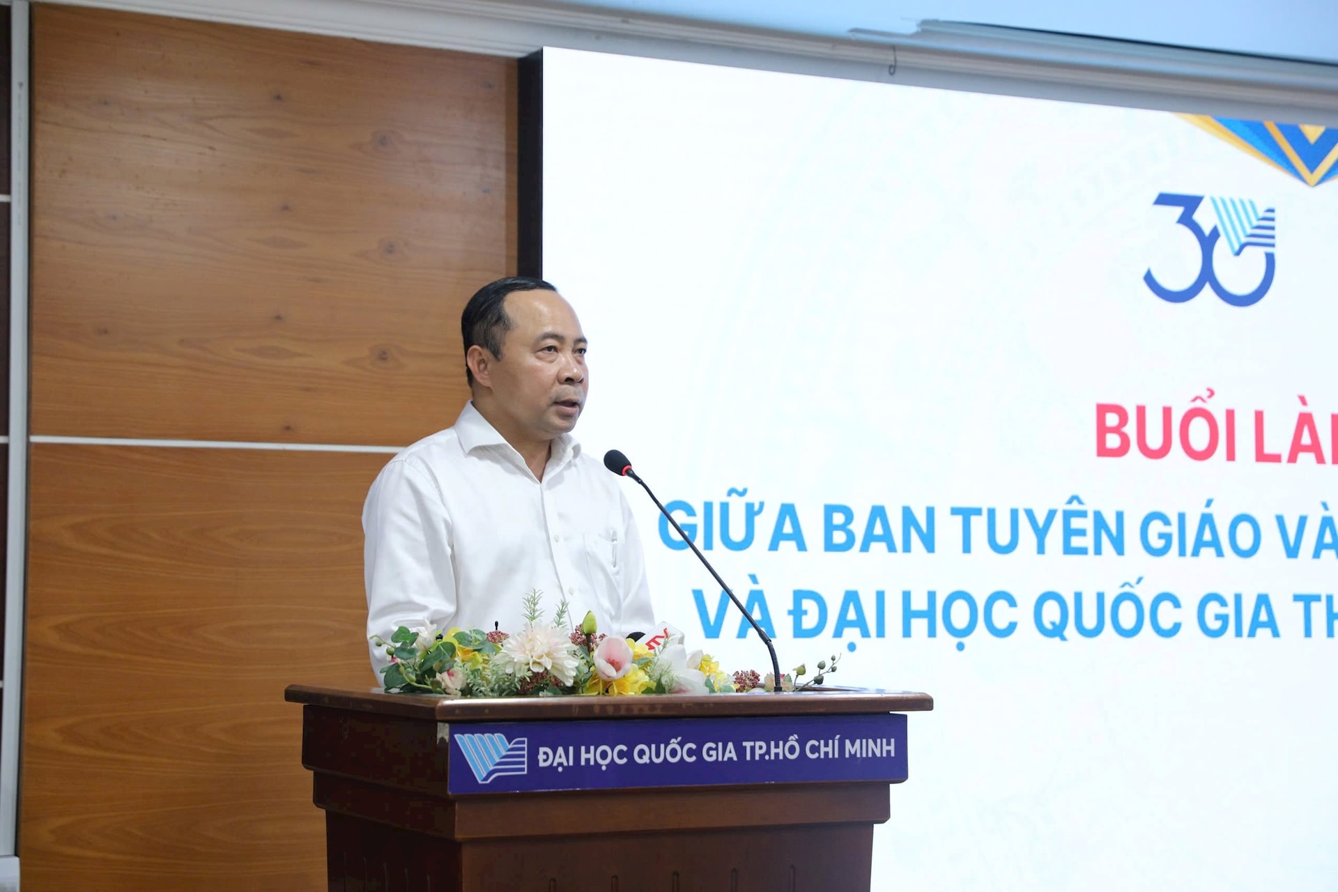 ong-vu-hai-quan-giam-doc-dhqg-tp.jpg