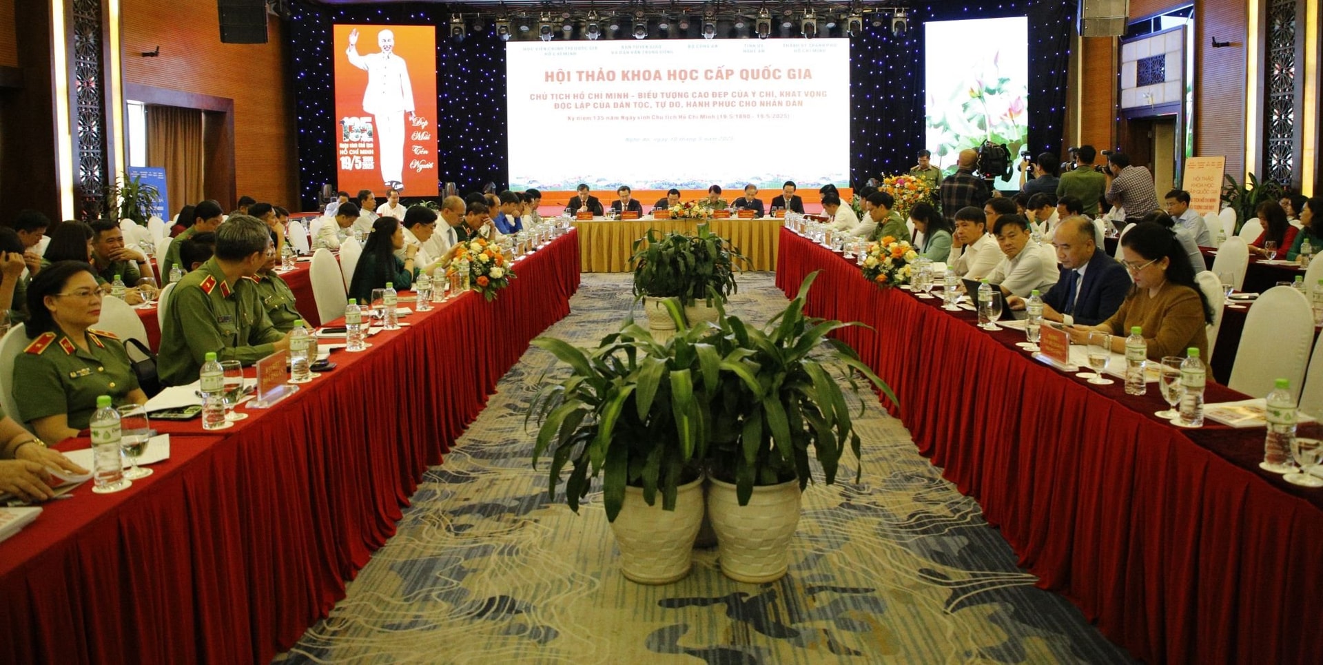 hoi-thao-khoa-hoc.jpg