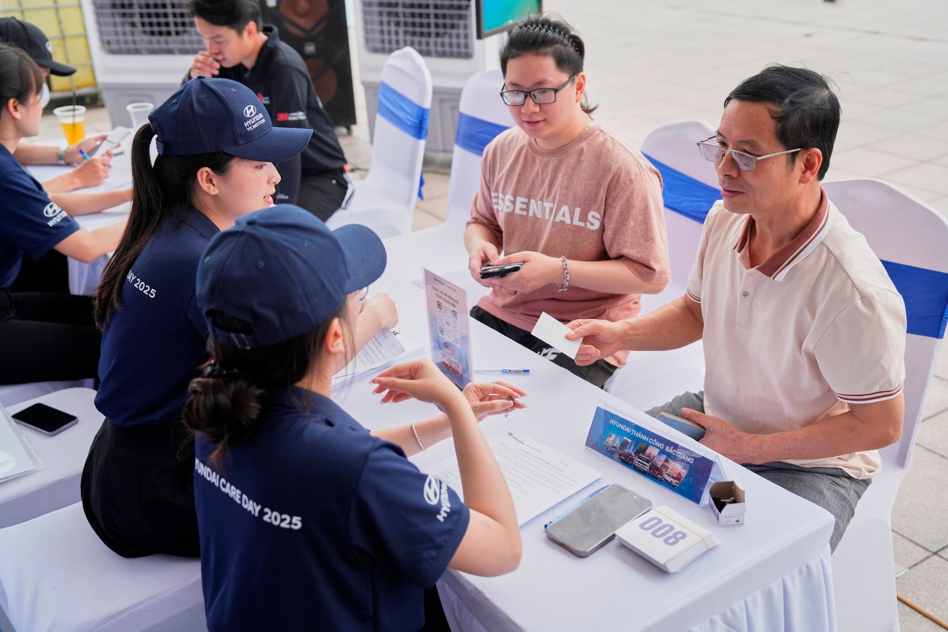 10-kh-den-cham-soc-va-lai-thu-xe-tai-su-kien-hyundai-care-day-2025.jpg