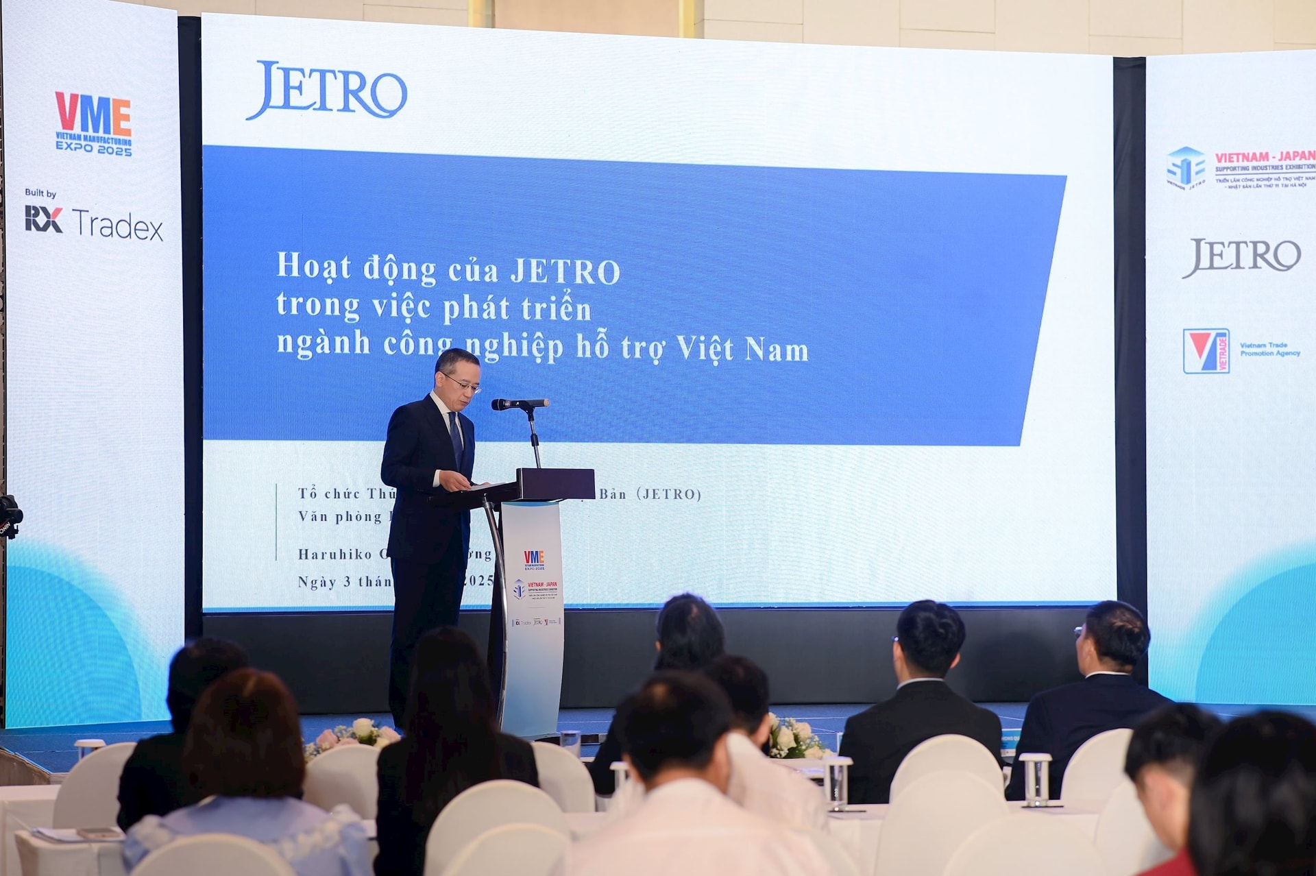 ong-haruhiko-ozasa-truong-dai-dien-jetro-vpdd-ha-noi.jpg