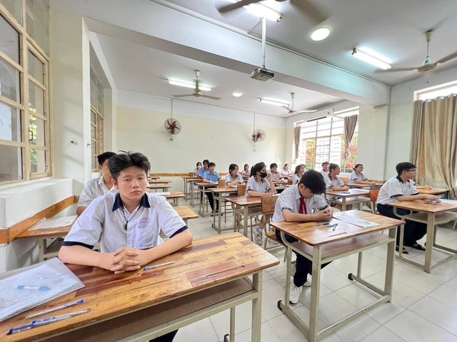 Bắt đầu kỳ thi vào lớp 10 tại TPHCM- Ảnh 3.
