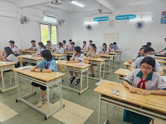 Bắt đầu kỳ thi vào lớp 10 tại TPHCM- Ảnh 4.
