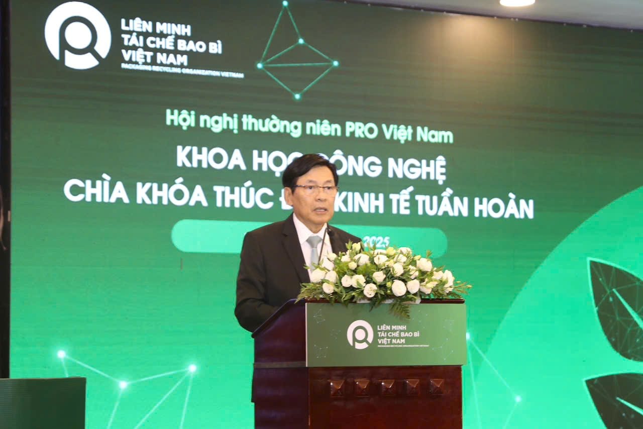 ong-pham-phu-ngoc-trai-chu-tich-pro-viet-nam.jpg