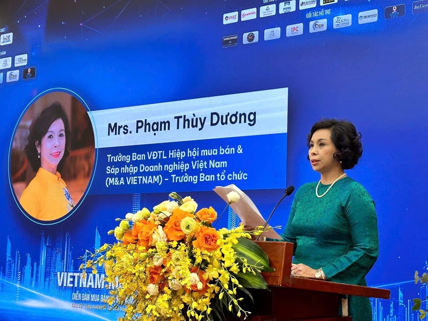 ba-pham-thuy-duong.jpg