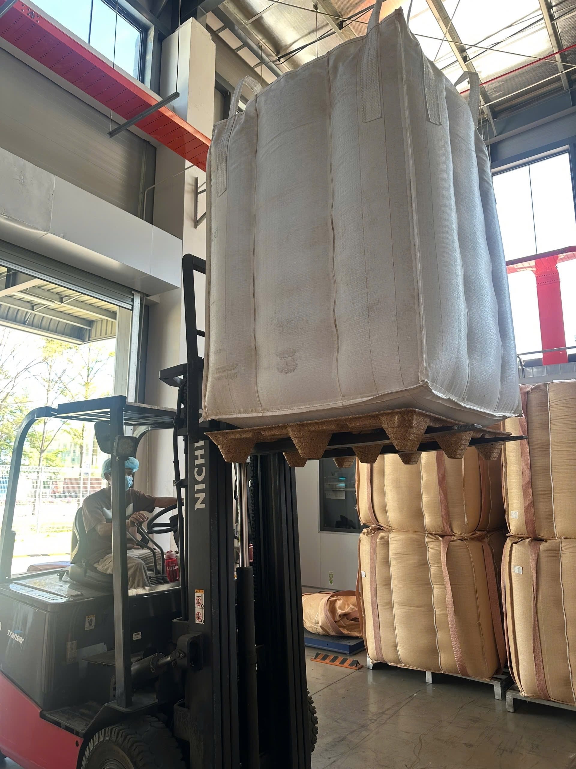 ung-dung-netzero-pallet-trong-logistics.jpg