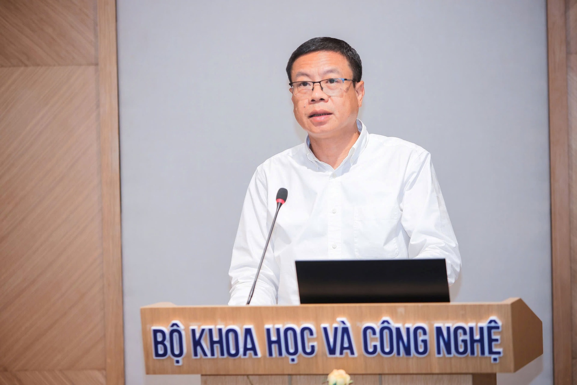 thu-truong-le-xuan-dinh-.jpeg