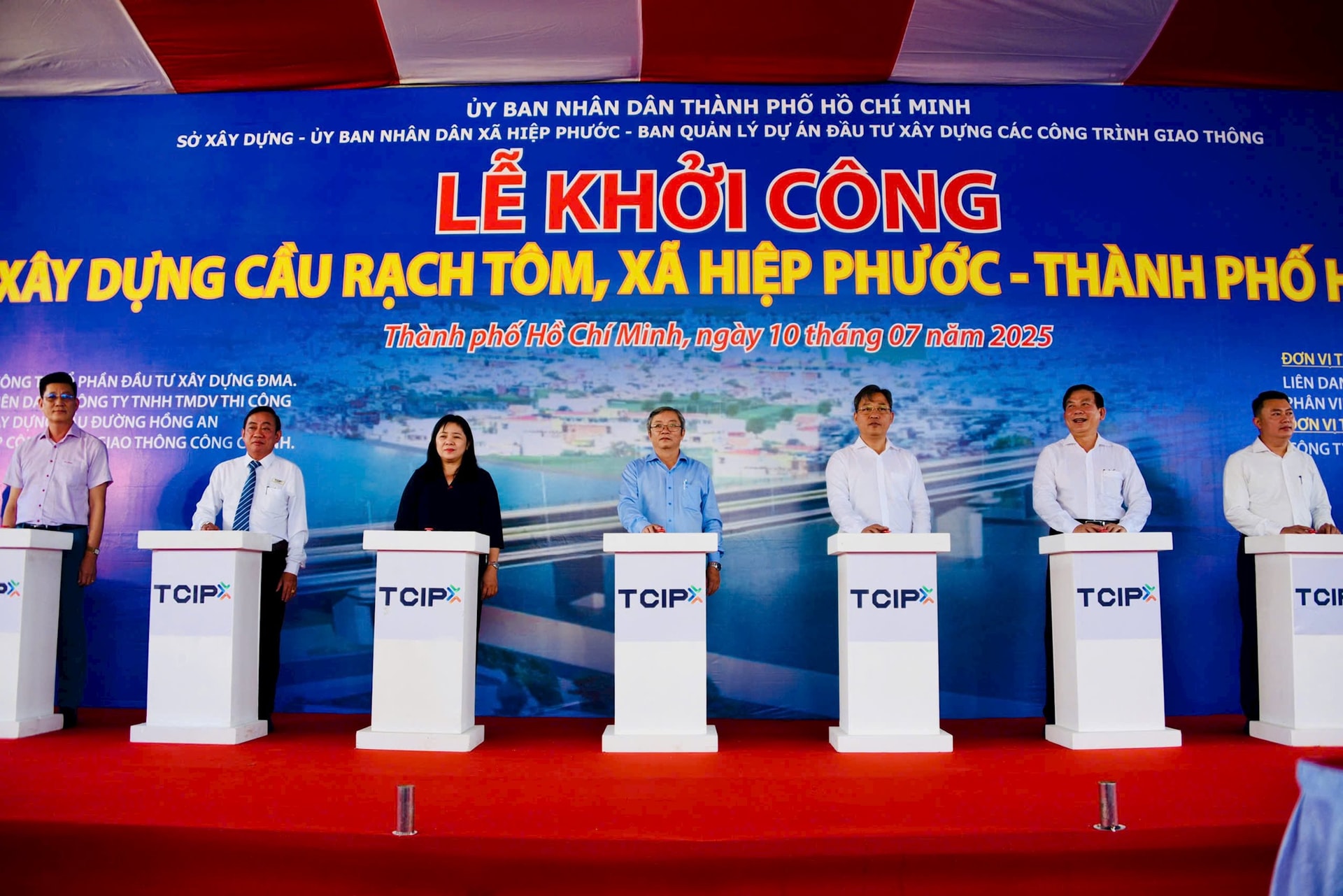 le-khoi-cong.jpg