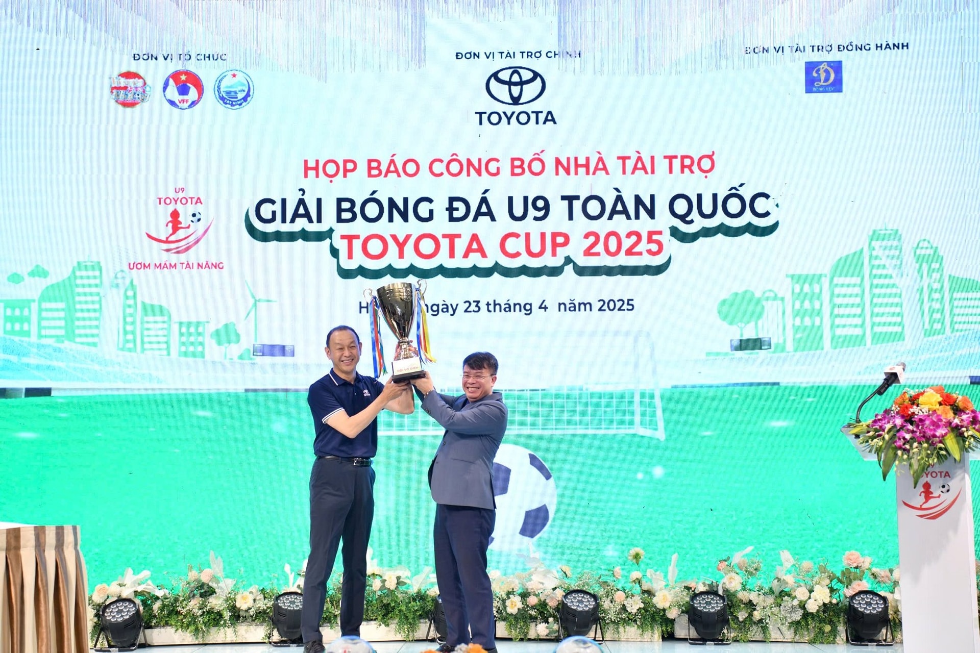 hop-bao-cong-bo-nha-tai-tro-chinh-giai-bong-da-u9-toan-quoc-toyota-cup-2025.jpg