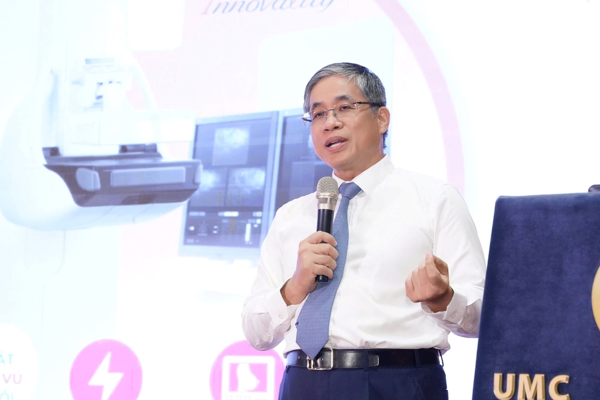 pgs-ts-bs.-nguyen-hoang-bac-giam-doc-benh-vien-phat-bieu-khai-mac-chuong-trinh-.jpg