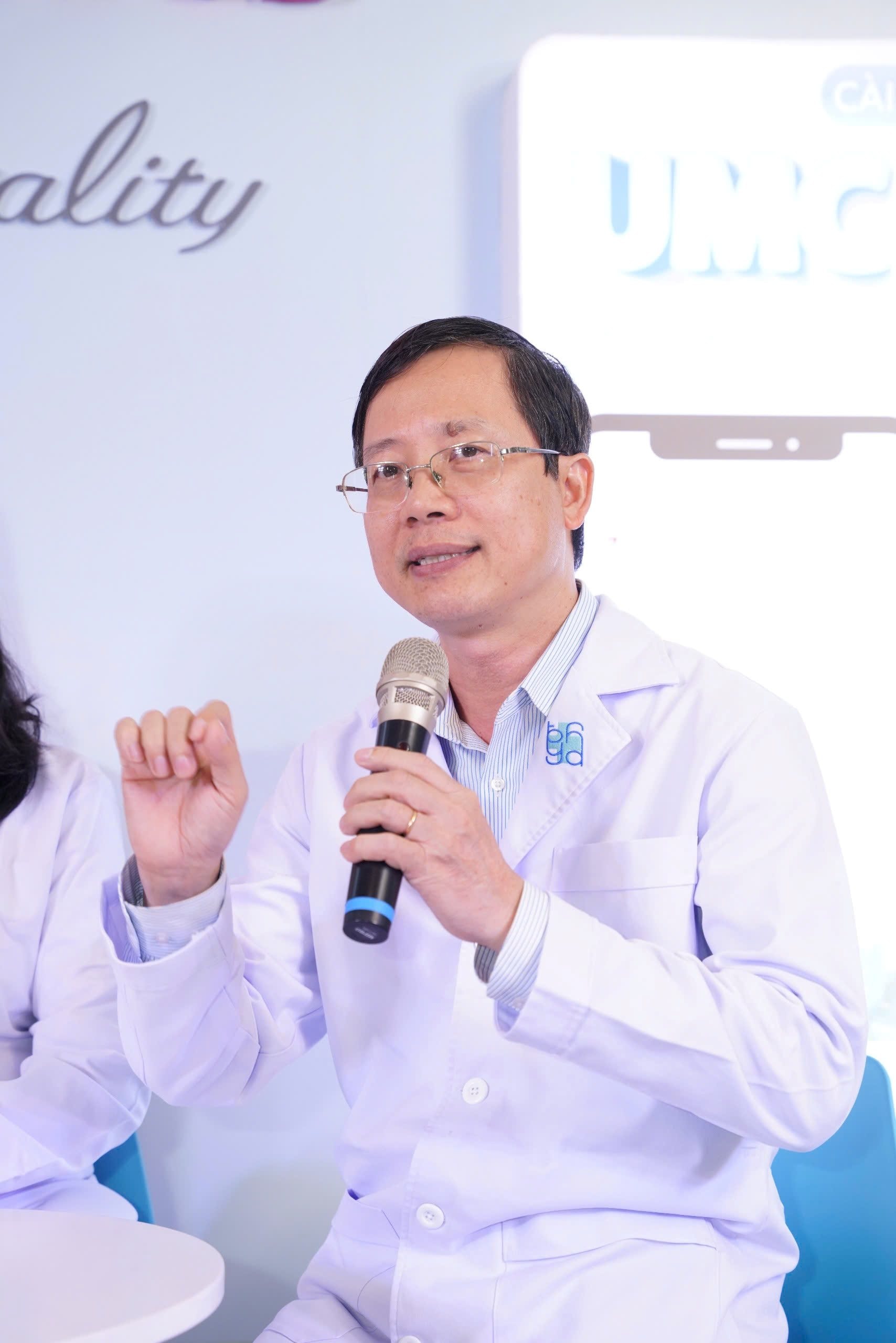 ts-bs.-nguyen-huy-luan-chia-se-tai-chuong-trinh.jpg