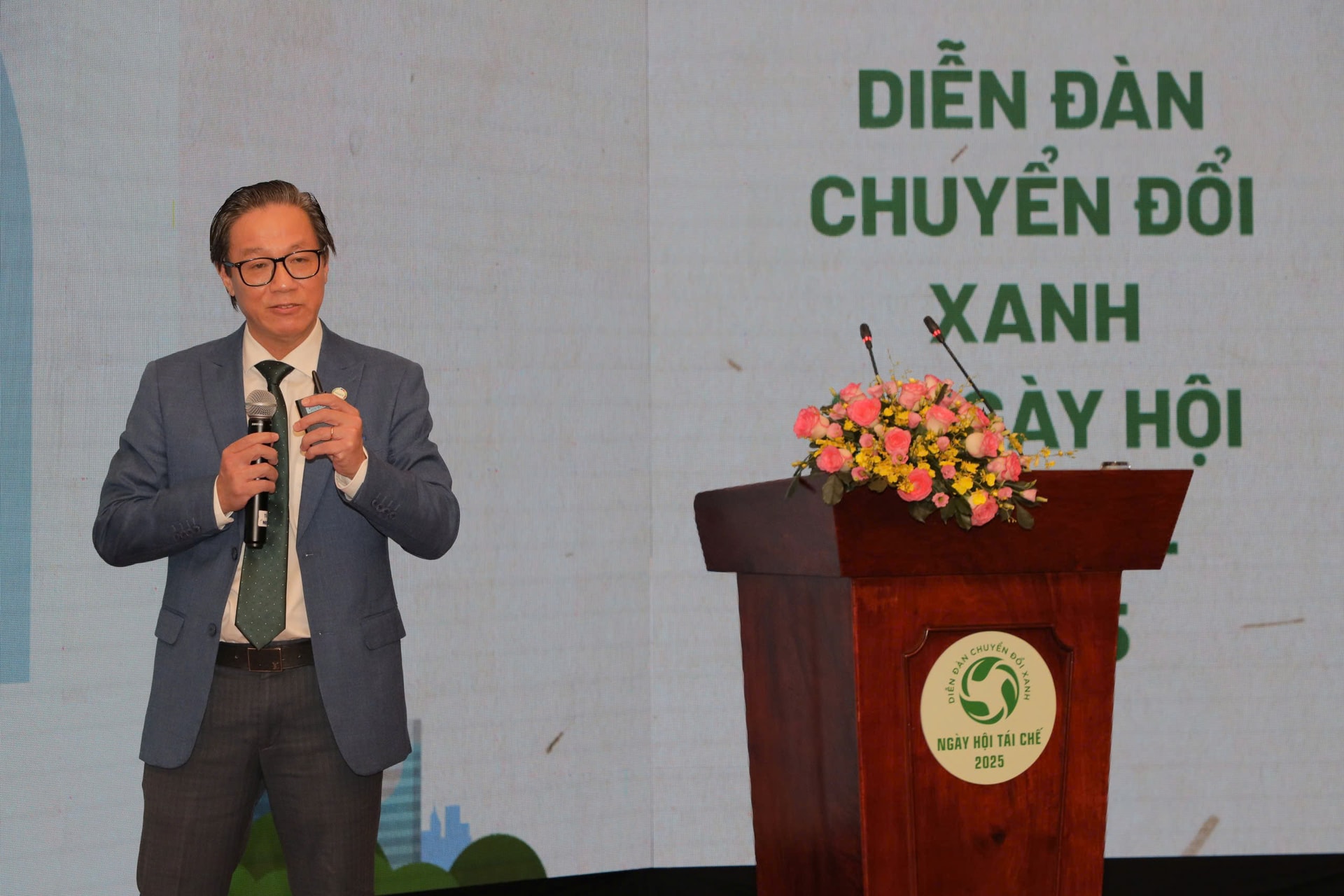 anh-hong-ky.jpg
