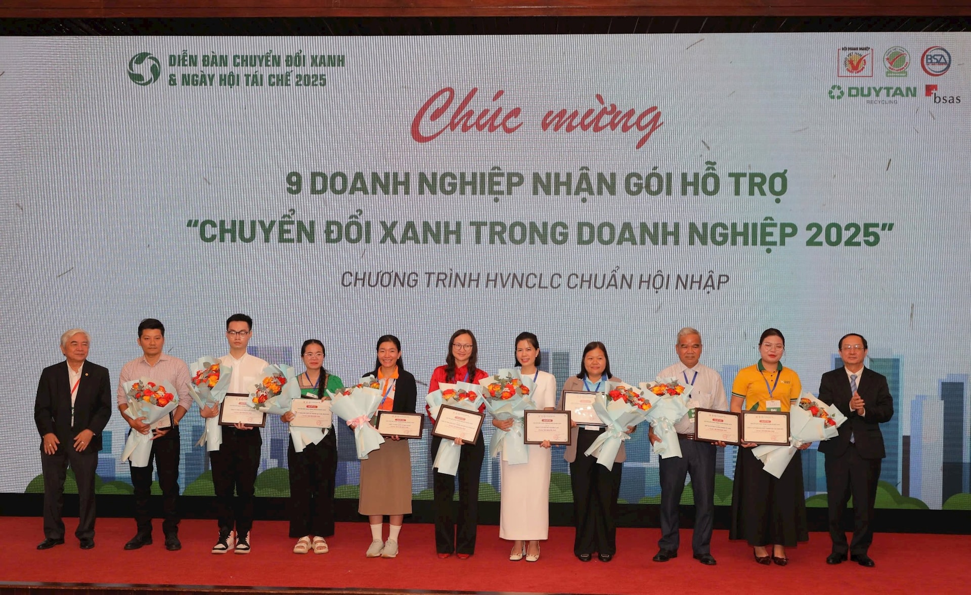 doanh-nghiep-nhan-tai-tro.jpeg