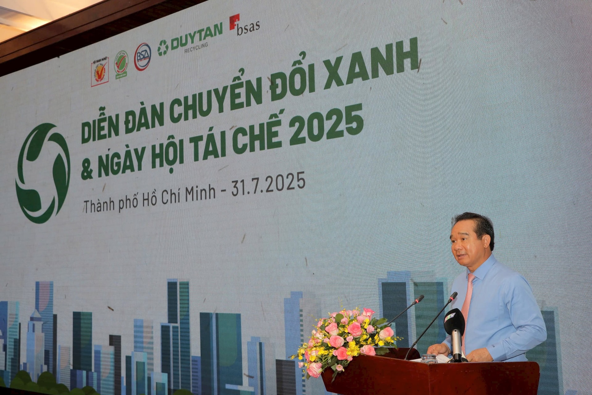 ong-nguyen-van-duoc-chu-tich-ubnd-tphcm.jpg