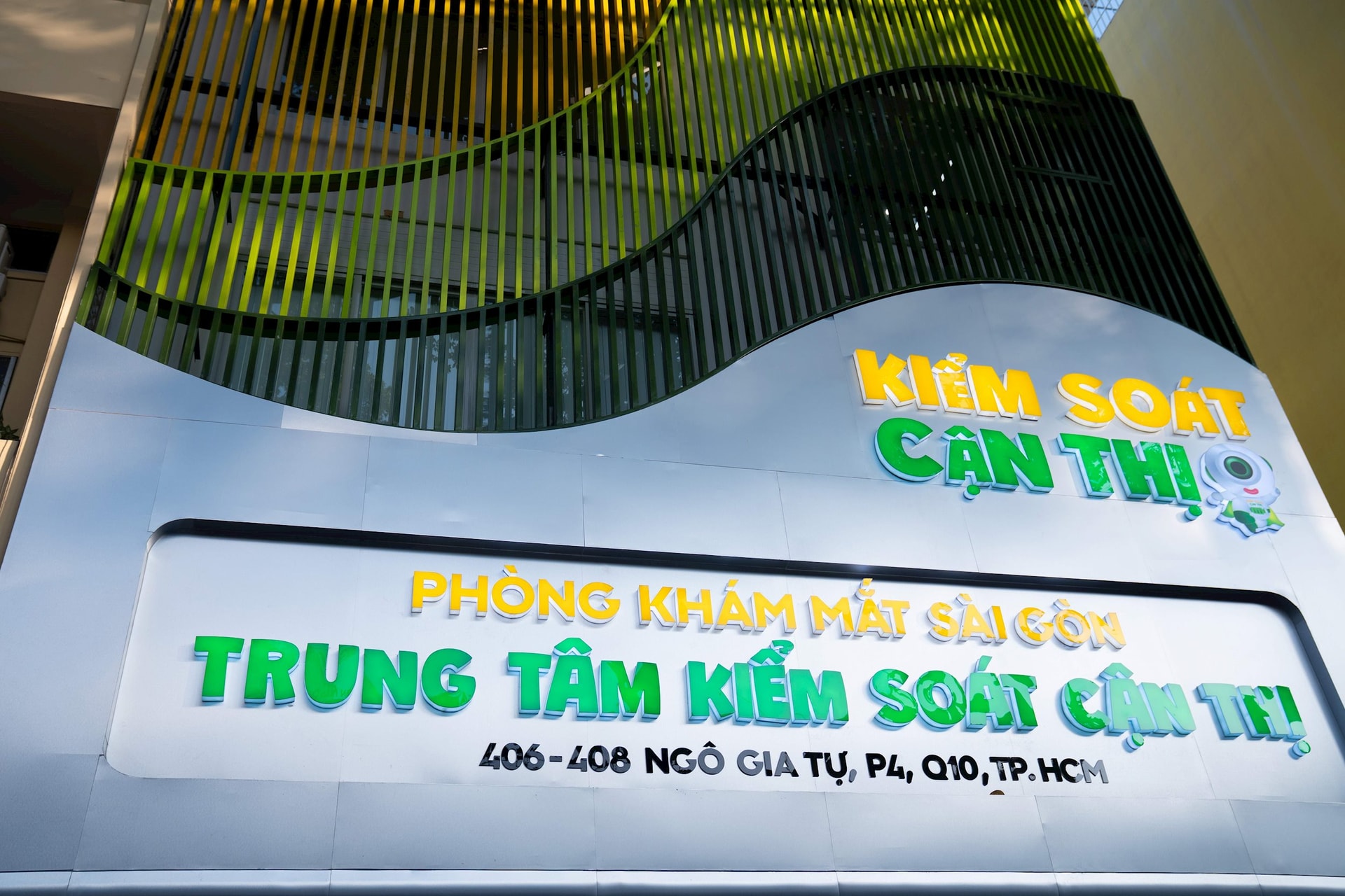trung-tam-kiem-soat-can-thi.jpg
