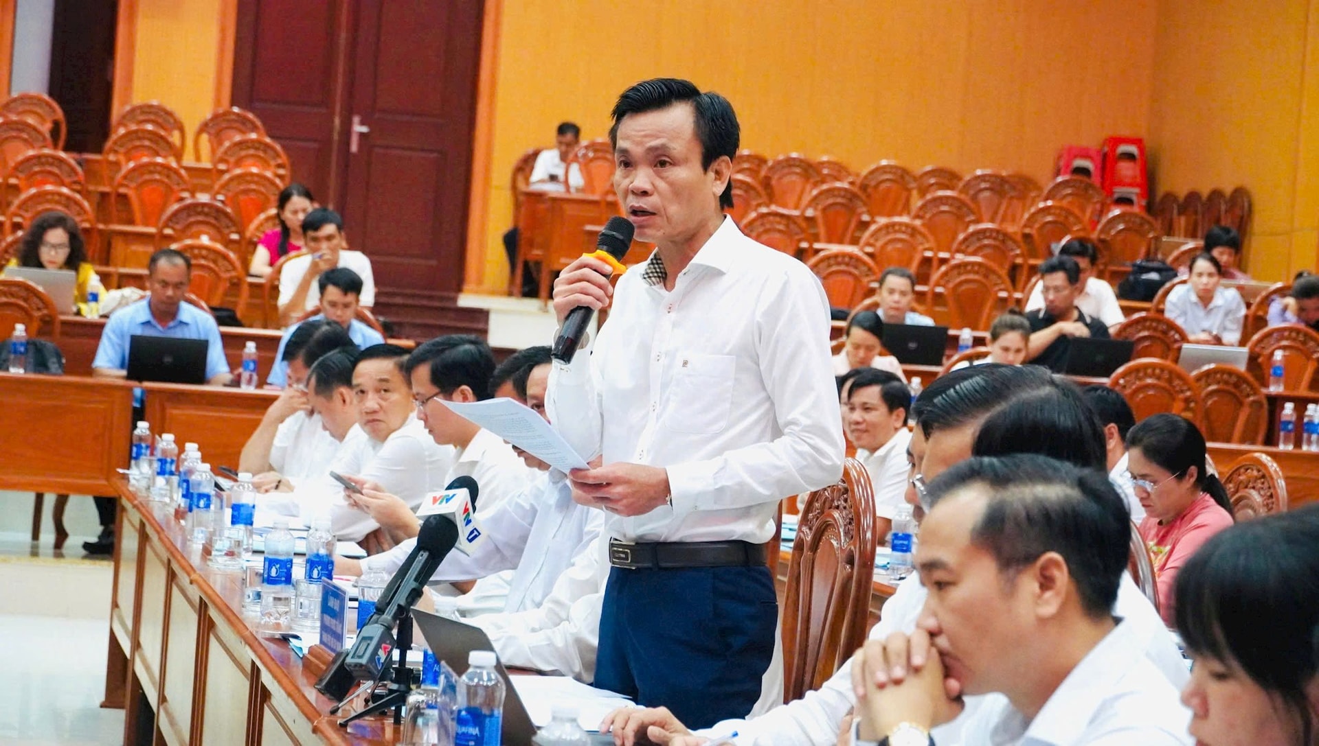 ong-nguyen-viet-dung-chu-tich-ubnd-phuong-phuoc-thang.jpg