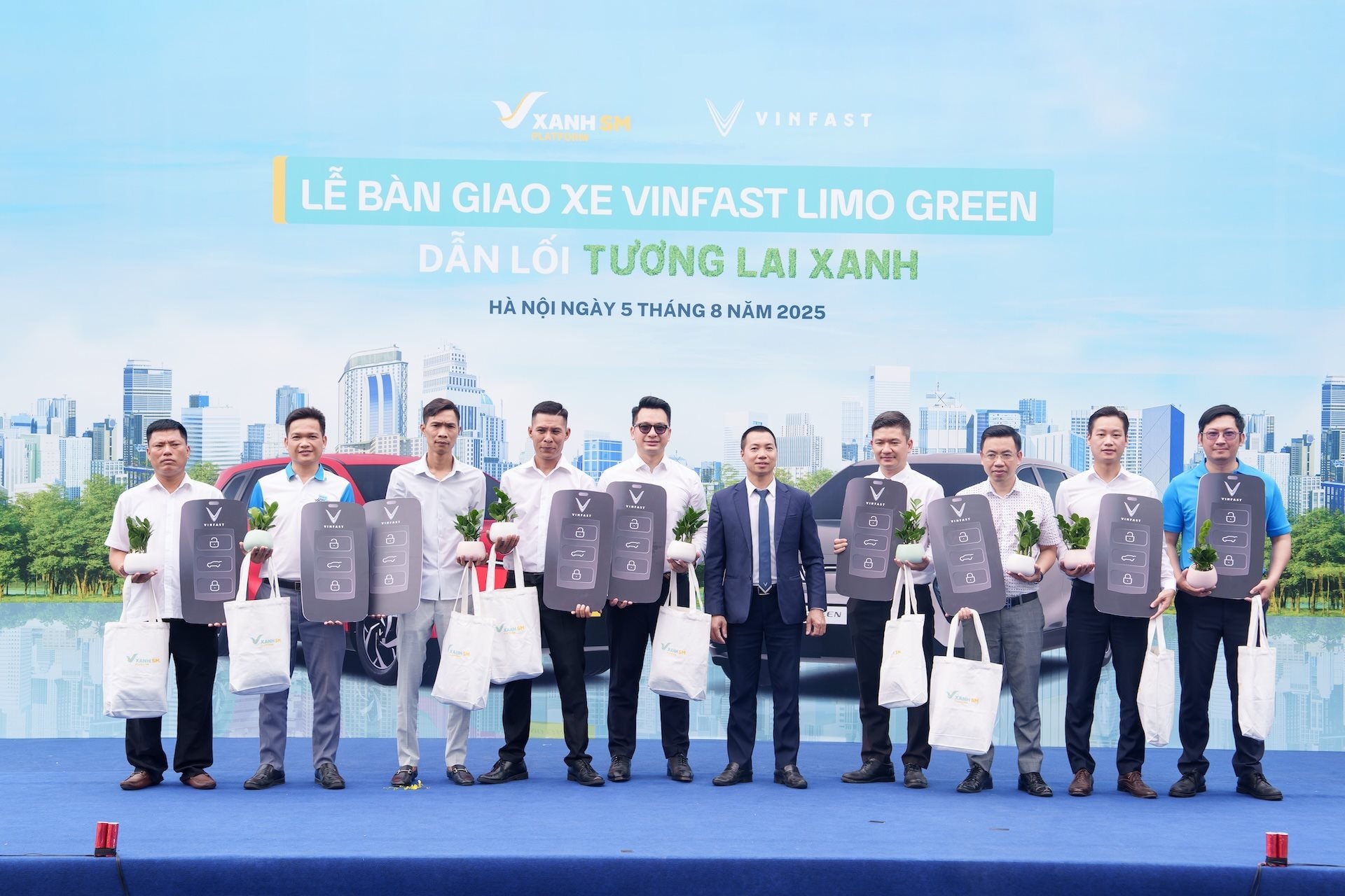 vf-ban-giao-xe-limo-gree-2.jpeg