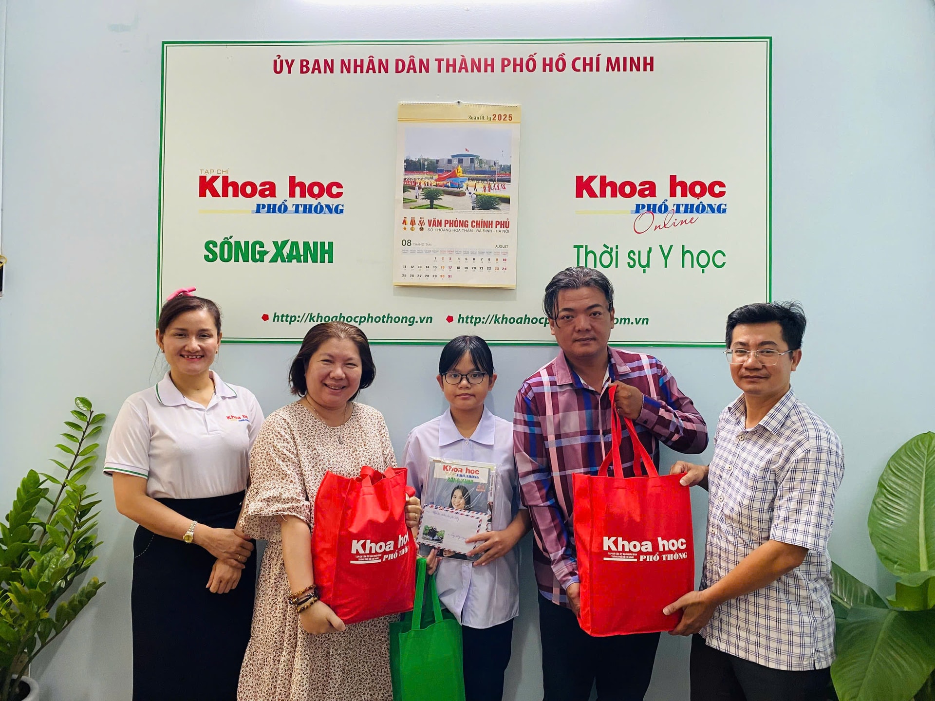 ho-tro-gia-dinh-kho-khan.jpg
