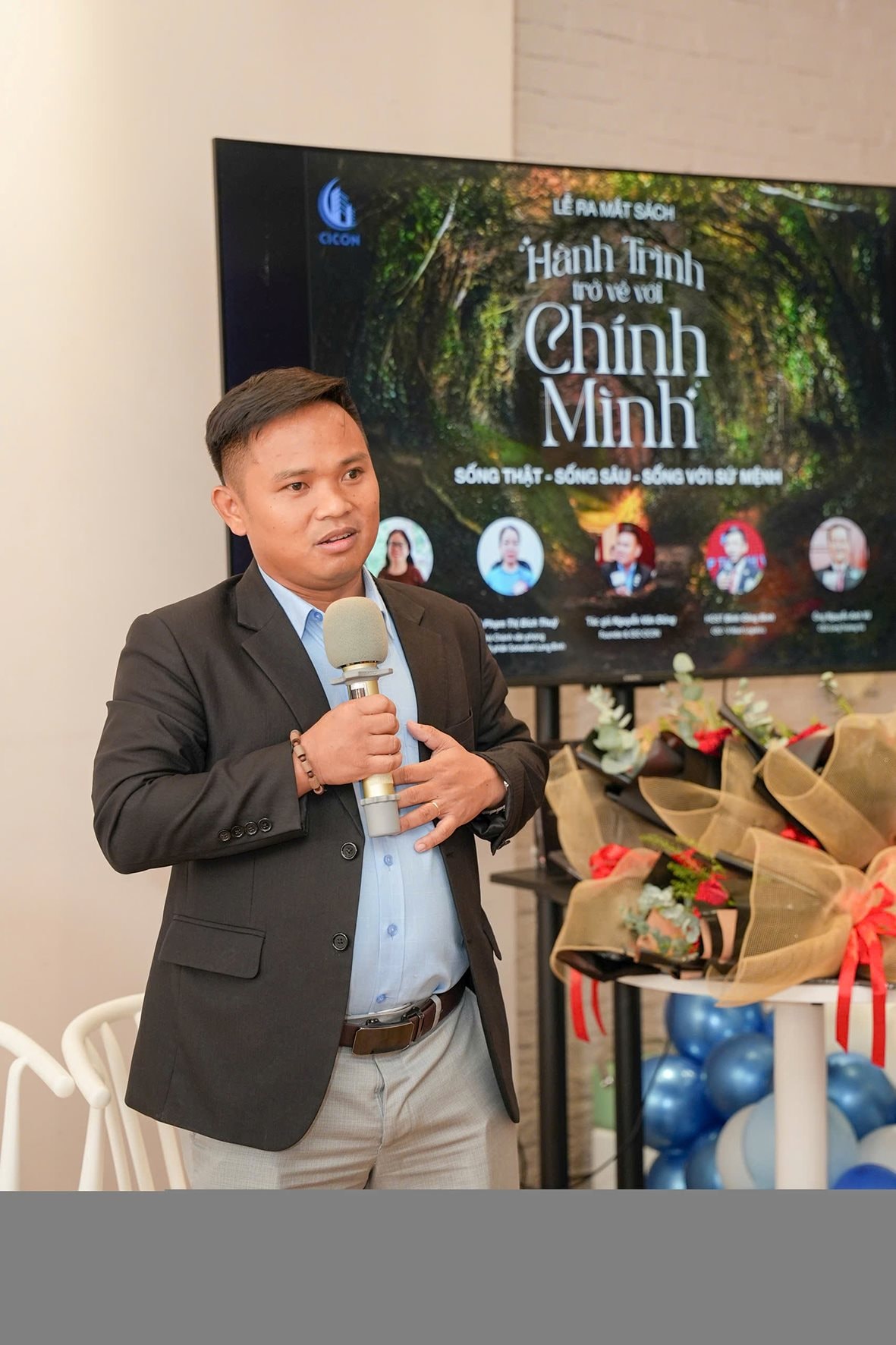 hanh-trinh-tro-ve-chinh-minh-1aa.jpg
