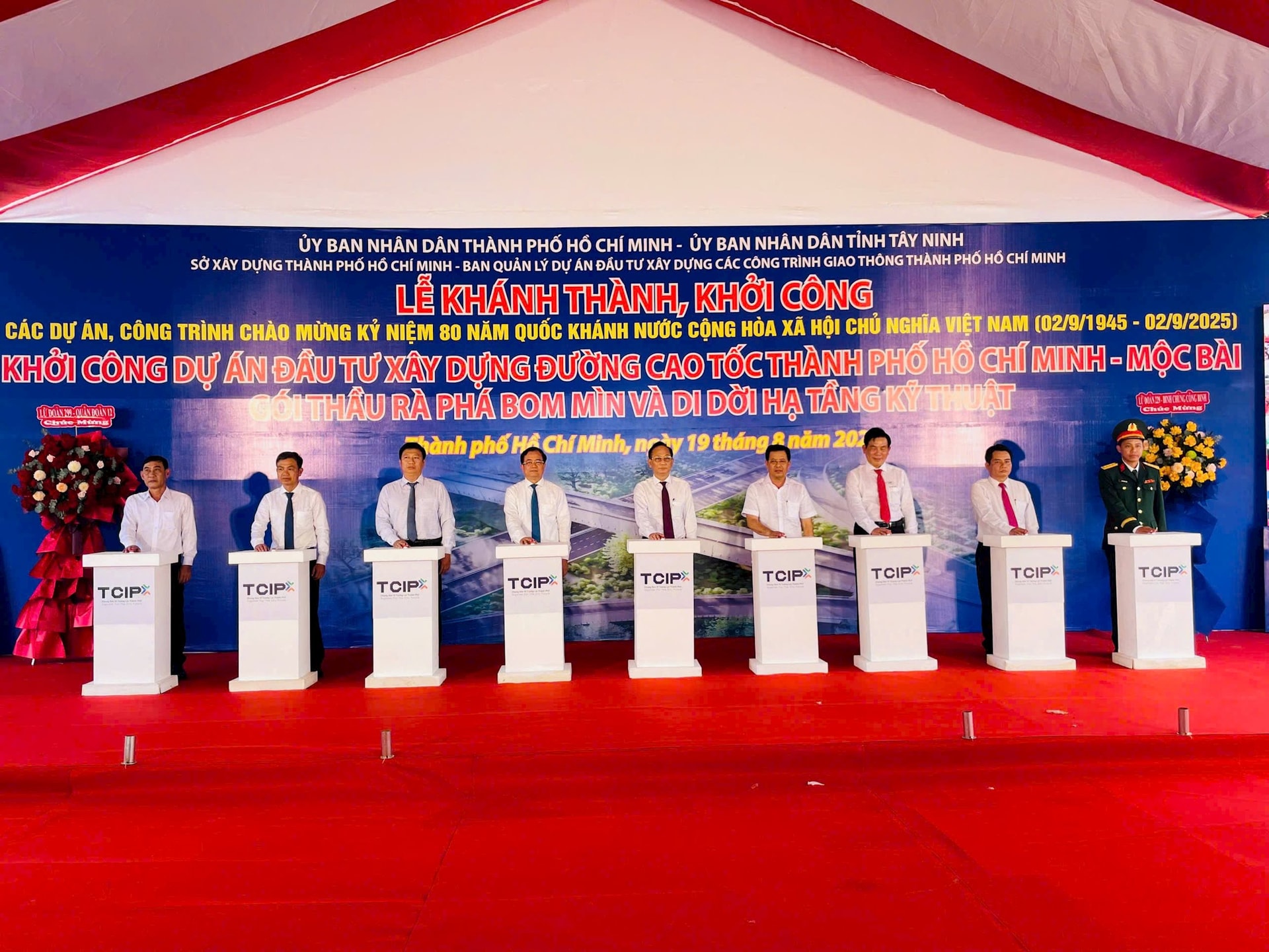 le-khanh-thanh-cong-toc-tphcm-moc-bai.jpg